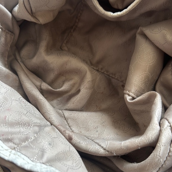 Michael Kors Fulton Elegant White Leather  Bag - Picture 3 of 14